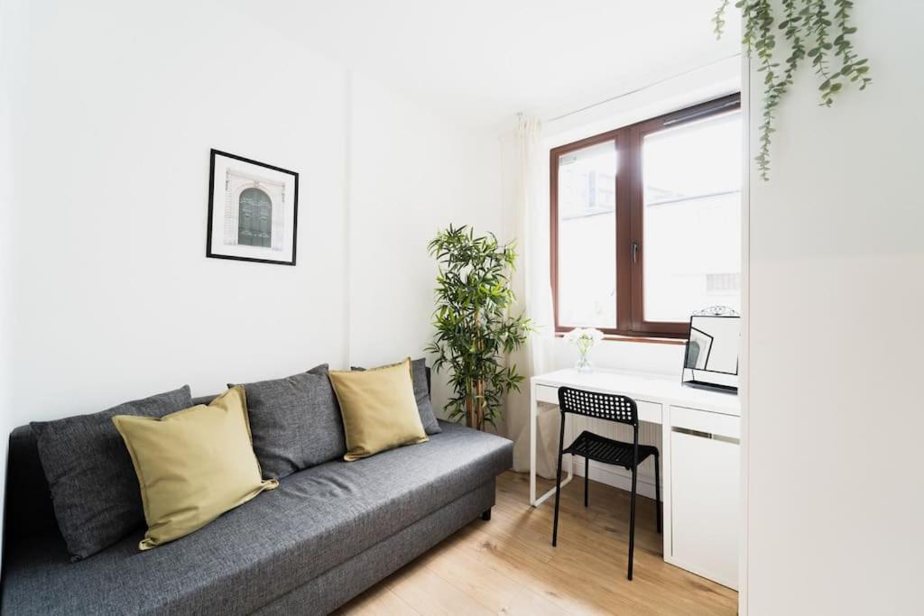 City Center - 3 Rooms - New Building - Private Parking Place - Garage Wroclaw Bagian luar foto