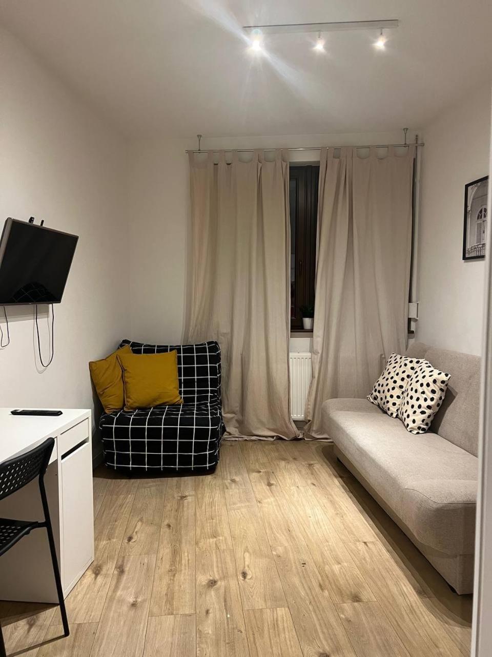 City Center - 3 Rooms - New Building - Private Parking Place - Garage Wroclaw Bagian luar foto