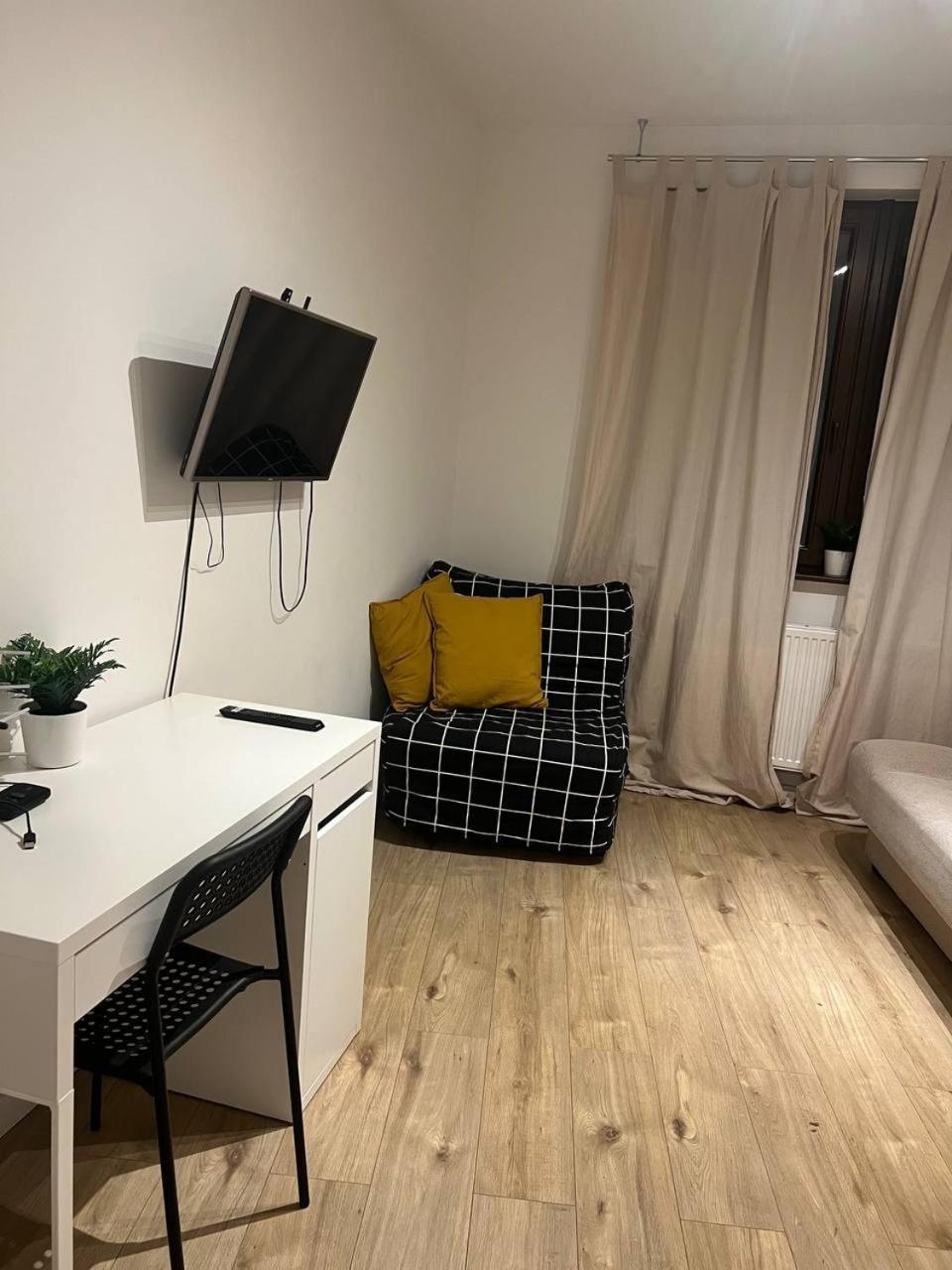 City Center - 3 Rooms - New Building - Private Parking Place - Garage Wroclaw Bagian luar foto