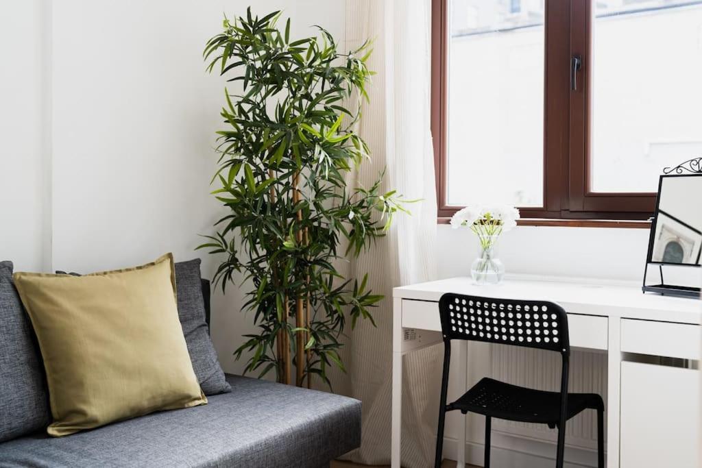 City Center - 3 Rooms - New Building - Private Parking Place - Garage Wroclaw Bagian luar foto